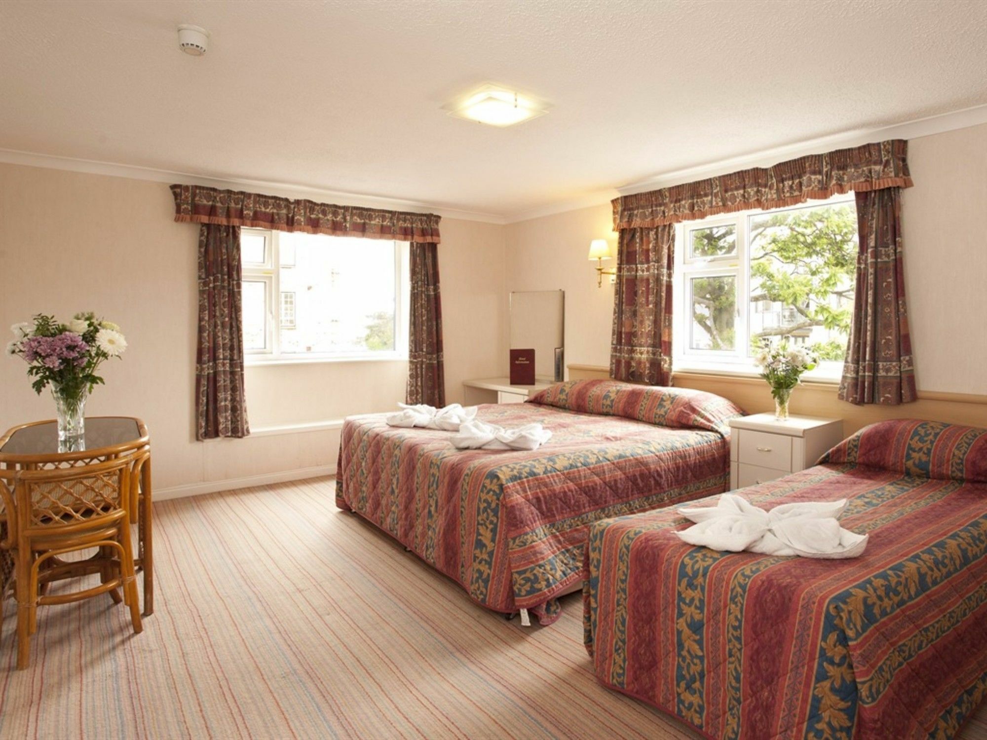 Denewood Hotel Bournemouth Ngoại thất bức ảnh